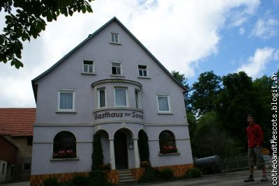 La Gasthaus du village ! (Pub-hotel qui n'ouvre que sur demande)